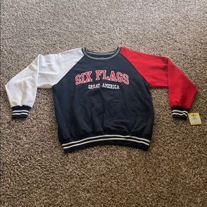 XL Six Flags crew neck